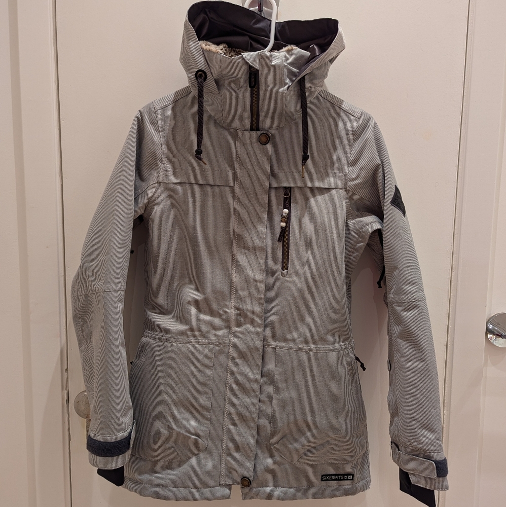 686 women's spirit insulated jacket XS for ski/snowboard